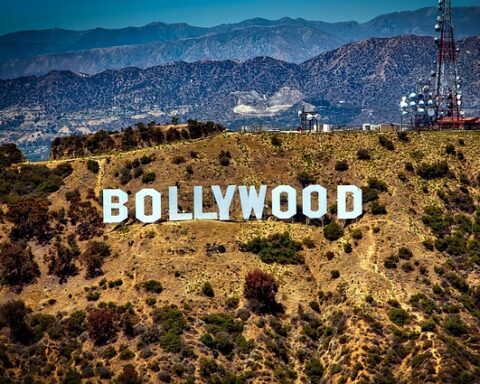 bollywood-mumbais-film-industry-tour-expertateverything.in