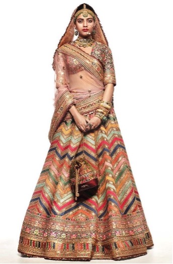 Chevron-Pattern-Lehengas-expertateverything